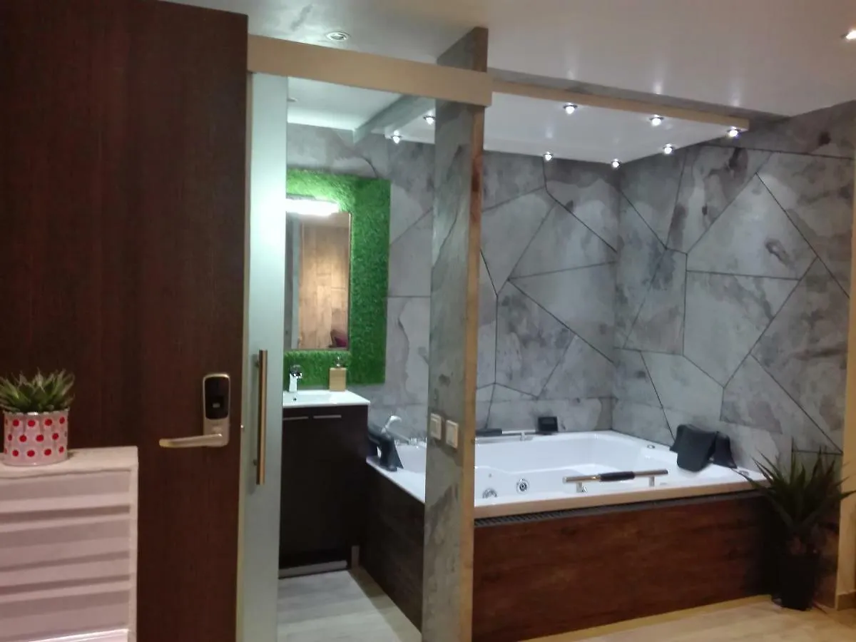 Naujaras.Com Hotel Seville Spain