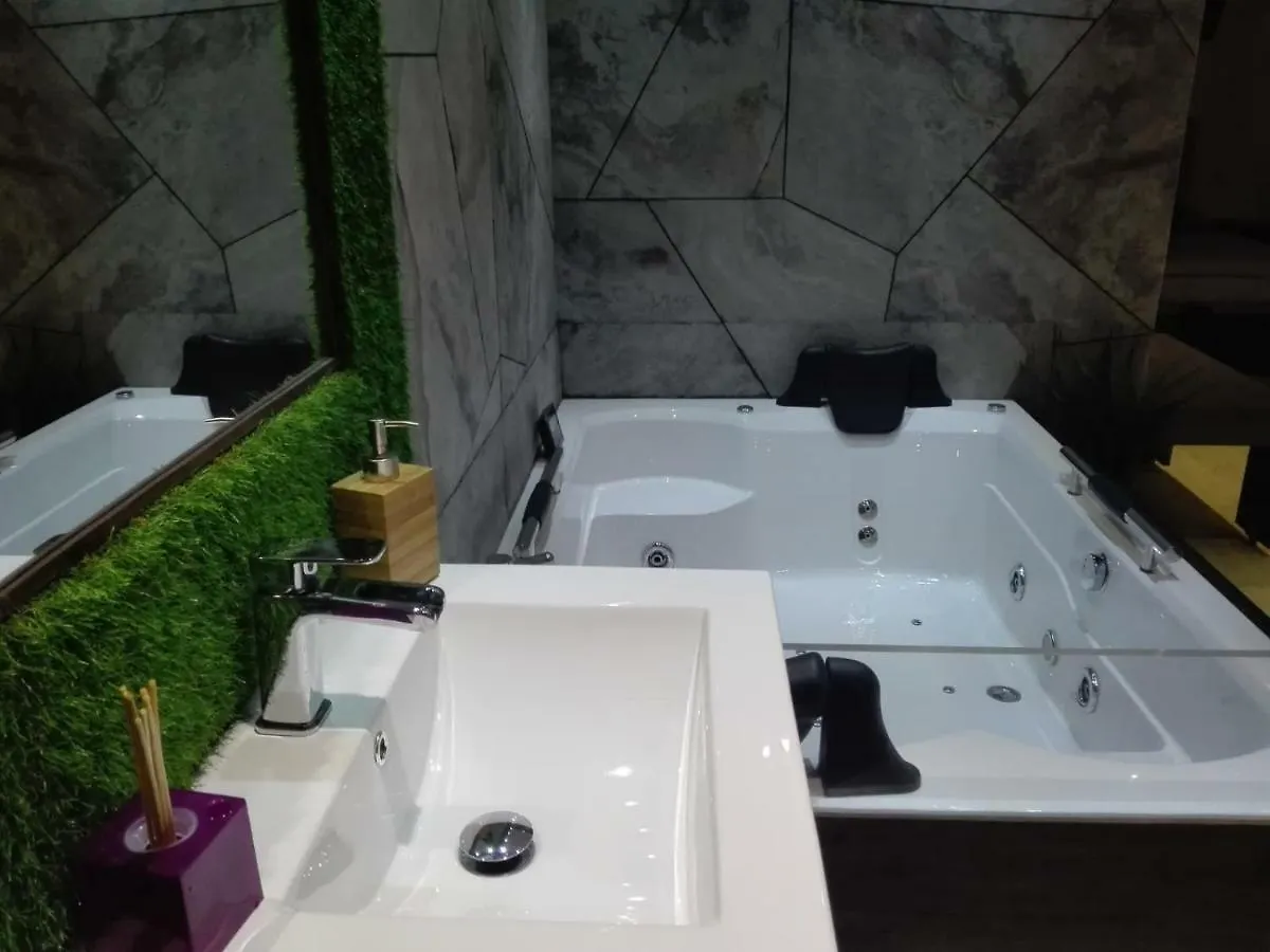 Naujaras.Com Hotel Seville Apartment