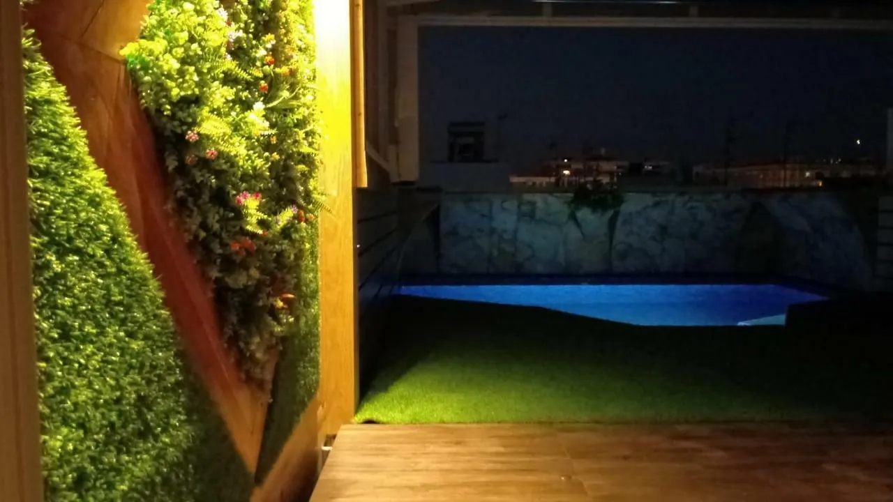 Naujaras.Com Hotel Seville Apartment